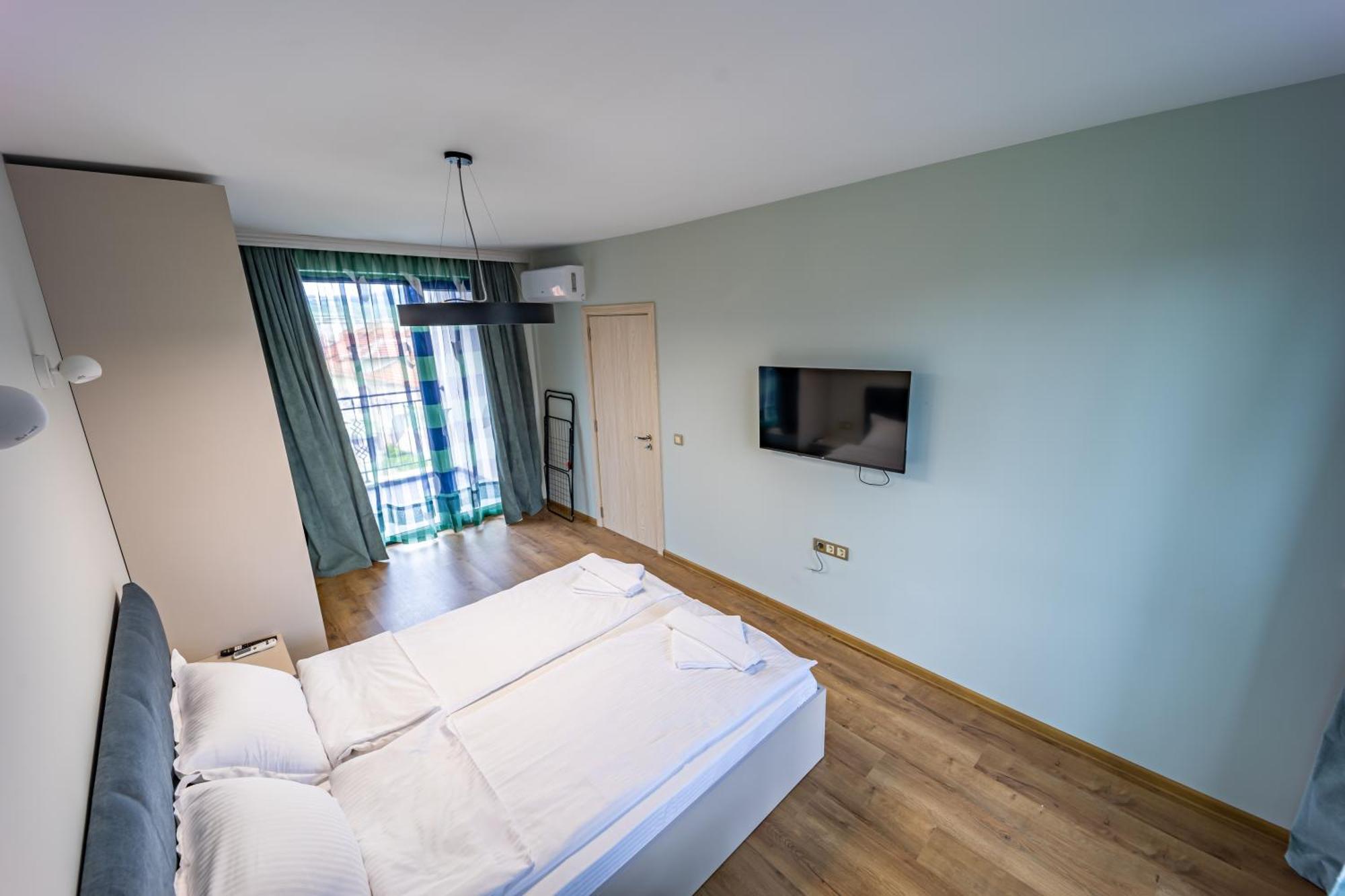 City Center Apartments Кирджалі Екстер'єр фото
